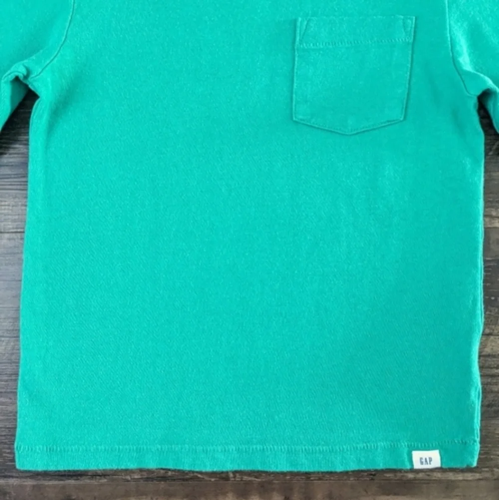 GAP tee shirt